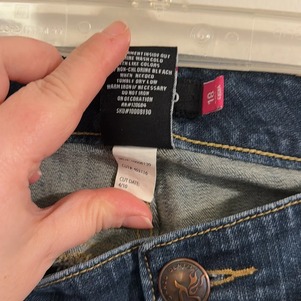 Size 18 distressed skinny torrid jeans - Picture 3 of 4